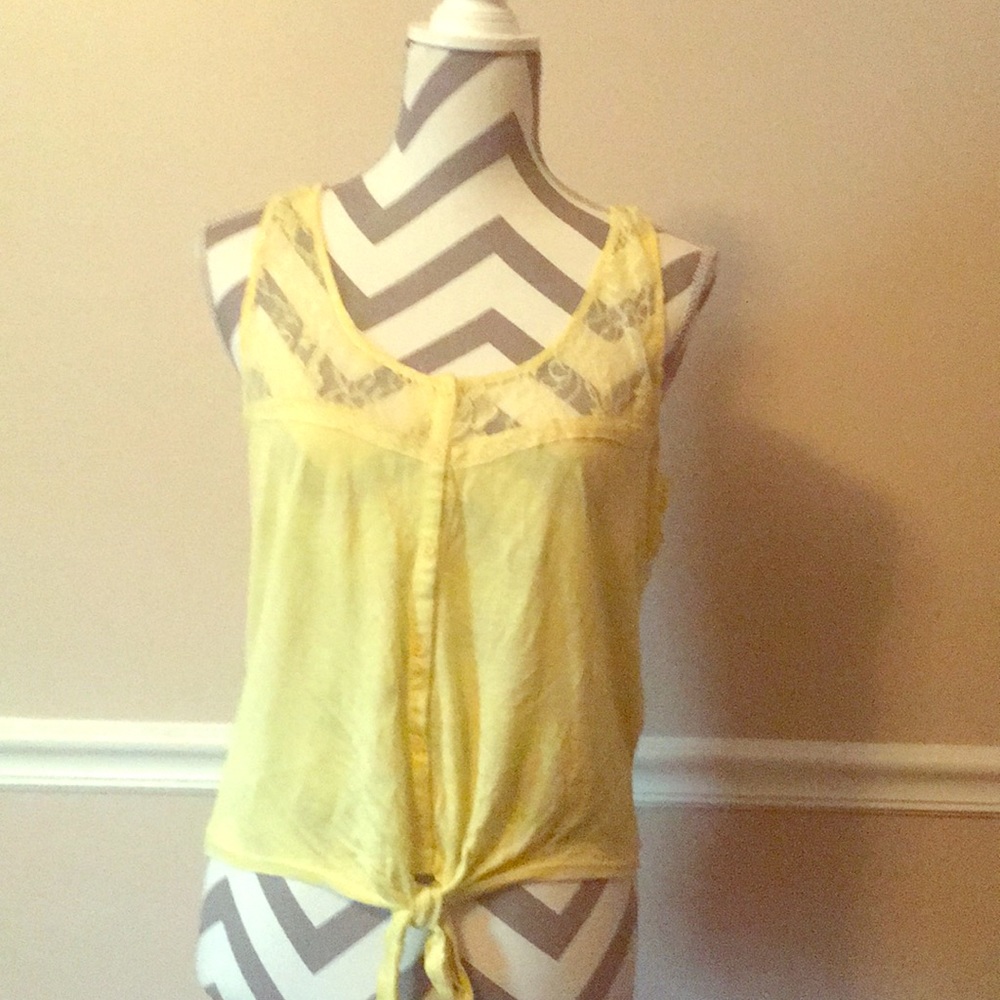 NWT! Cropped lace tank top!